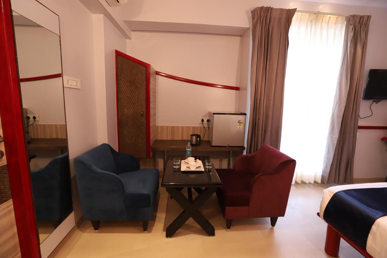 Hotel Prabha Palace Ahmednagar Buitenkant foto