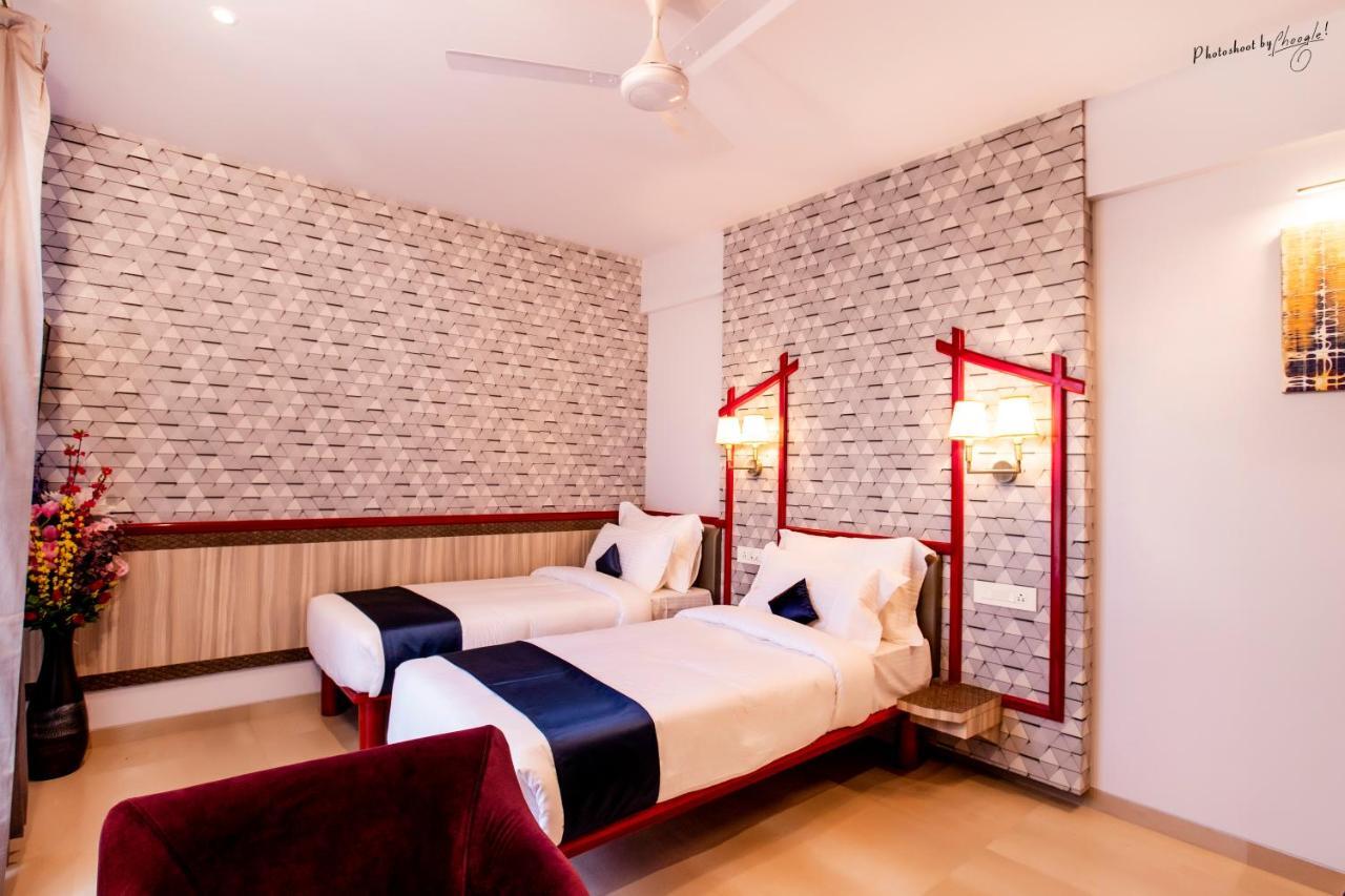 Hotel Prabha Palace Ahmednagar Buitenkant foto